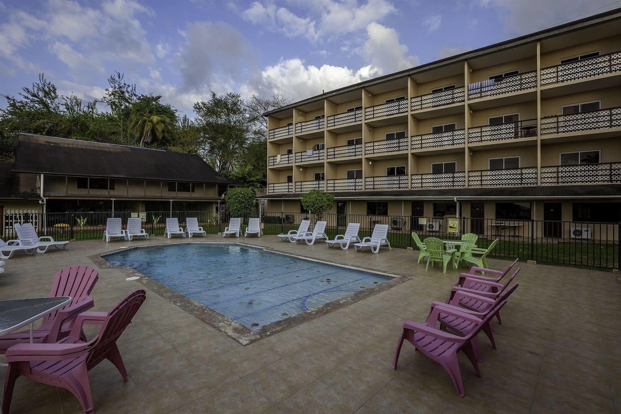 Grafton Beach Resort Black Rock Exterior photo